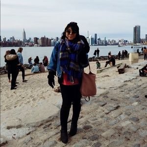 Meet your Posher, Hana